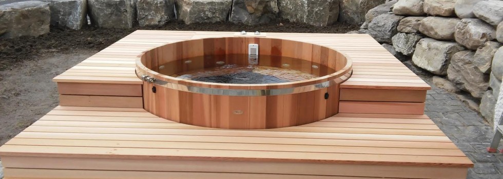 spa jacuzzi exterieur bois