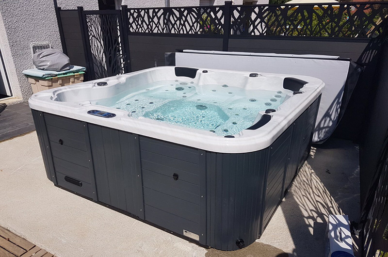 spa jacuzzi fabrication francaise