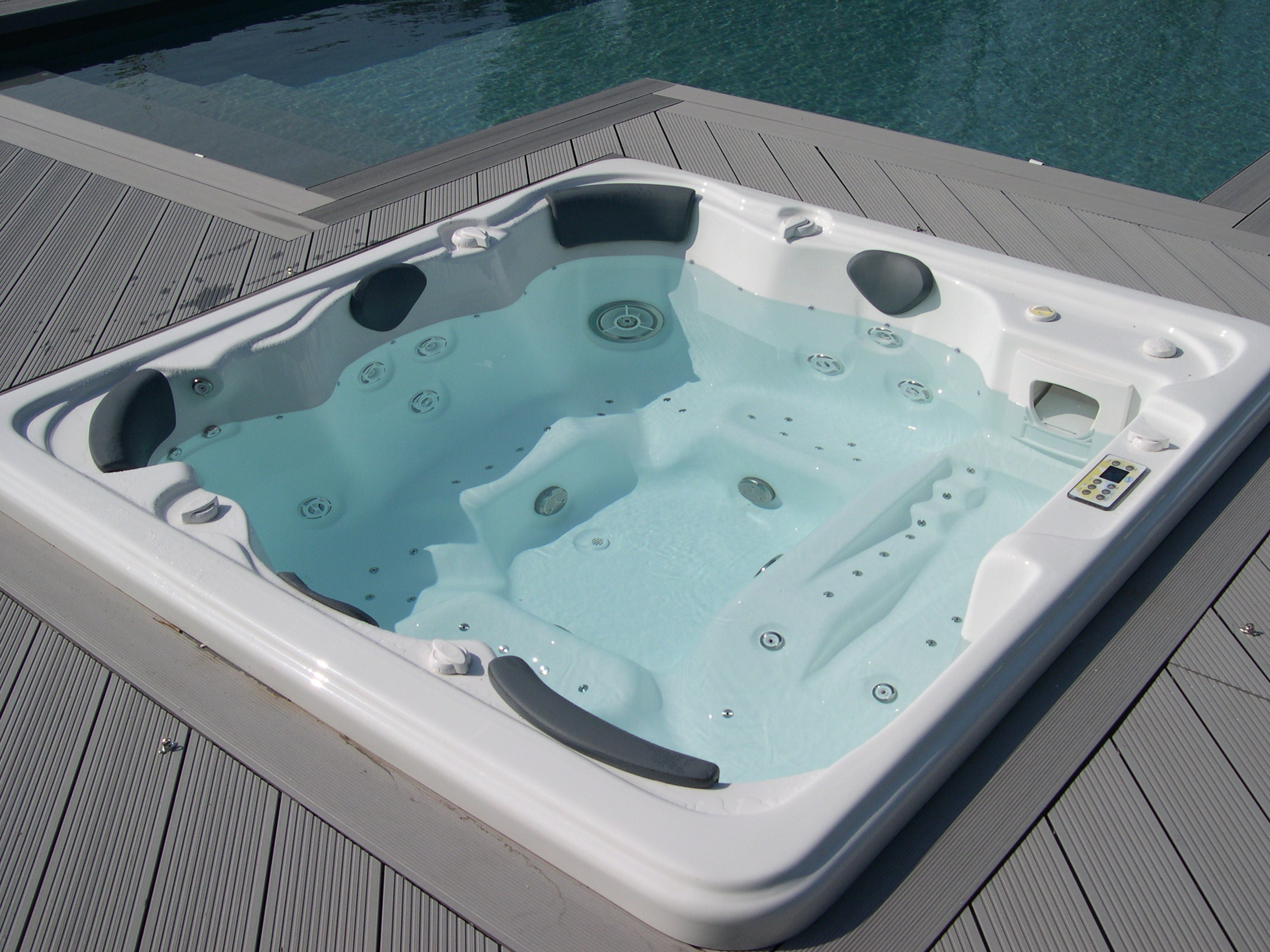 spa jacuzzi frejus