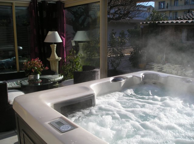 spa jacuzzi frejus