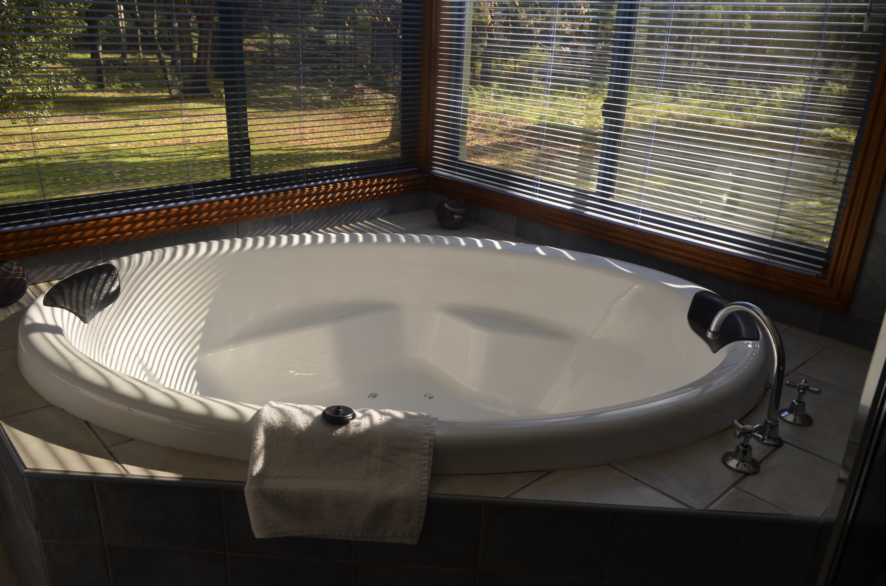 spa jacuzzi gap