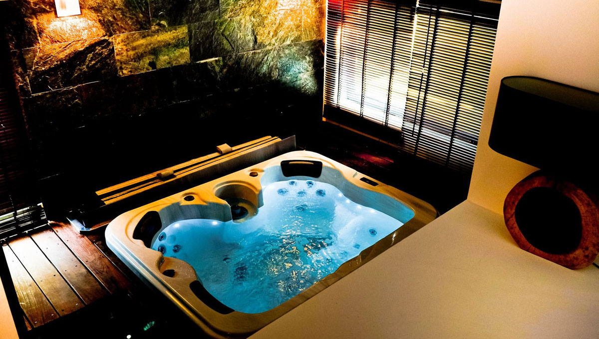 spa jacuzzi gard