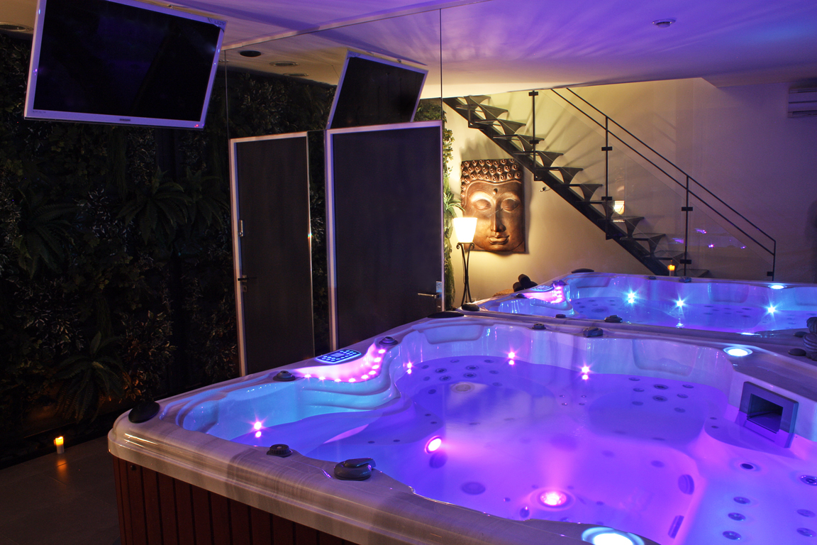 spa jacuzzi hammam sauna
