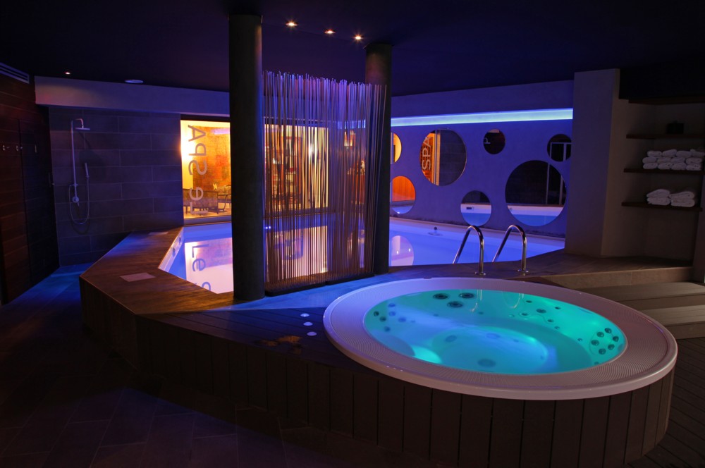 spa jacuzzi hammam sauna