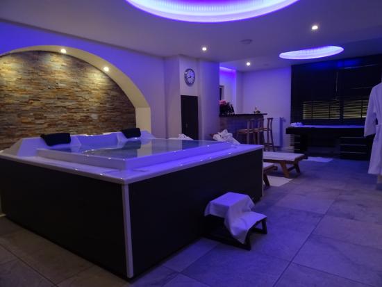 spa jacuzzi hammam