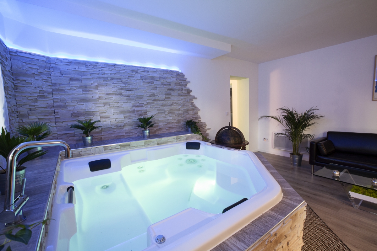 spa jacuzzi herault