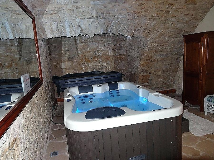 spa jacuzzi herault
