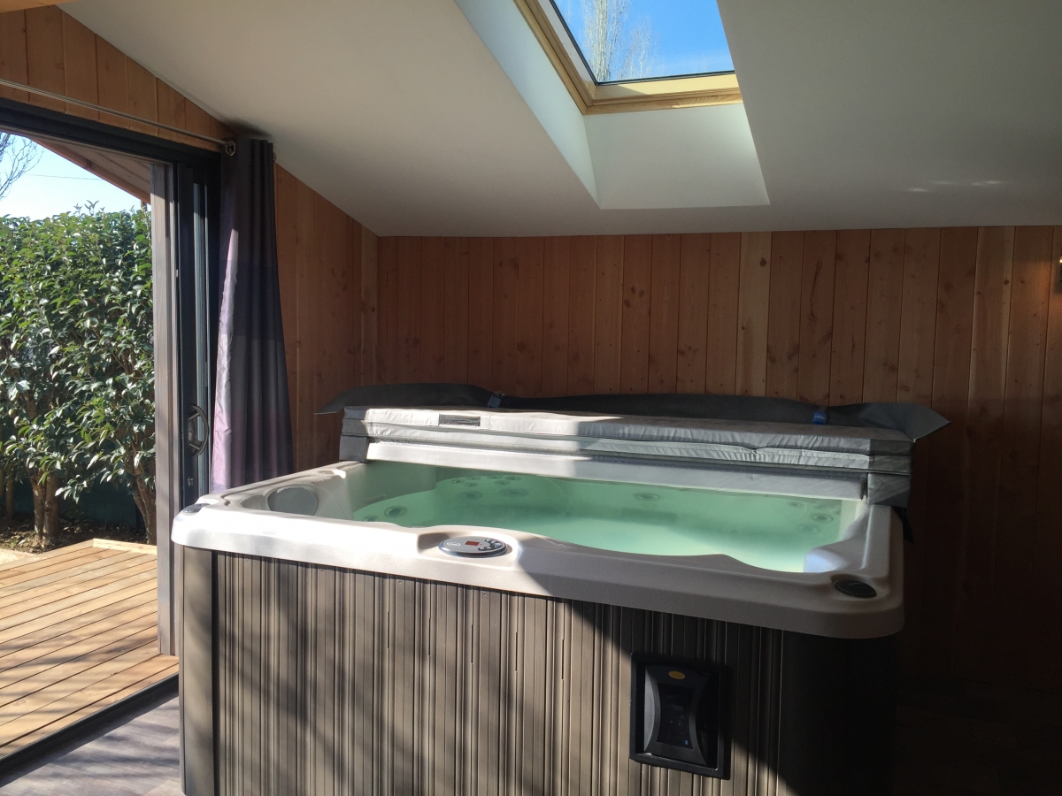 spa jacuzzi hyeres