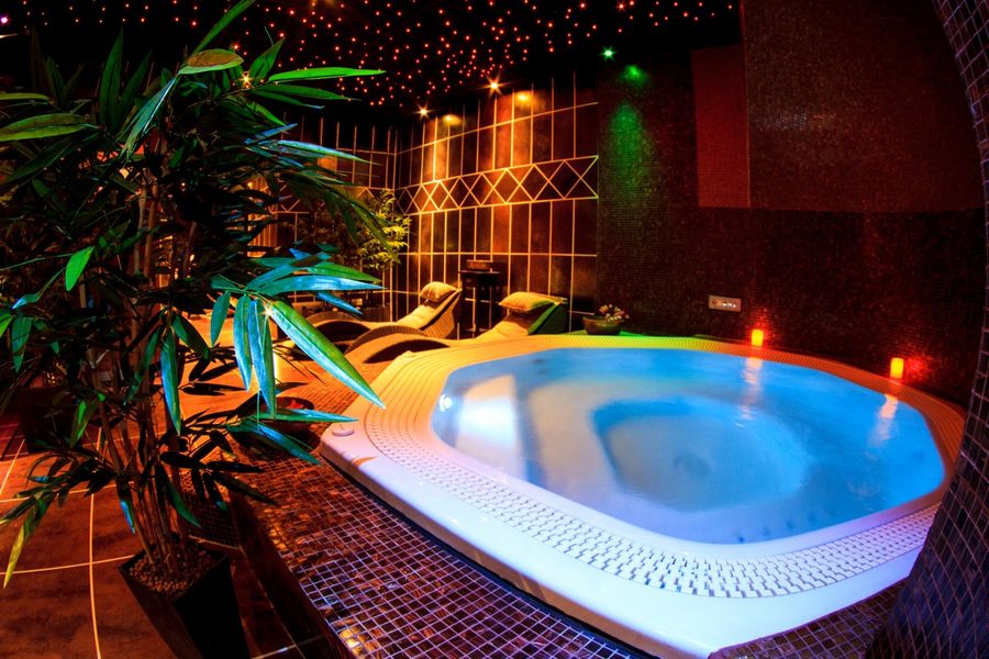 spa jacuzzi hyeres