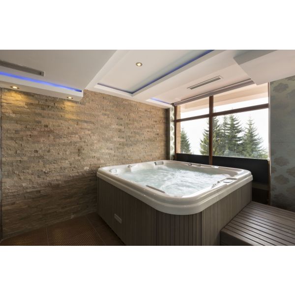 spa jacuzzi installation