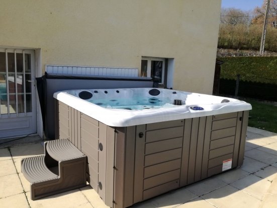 spa jacuzzi irrijardin