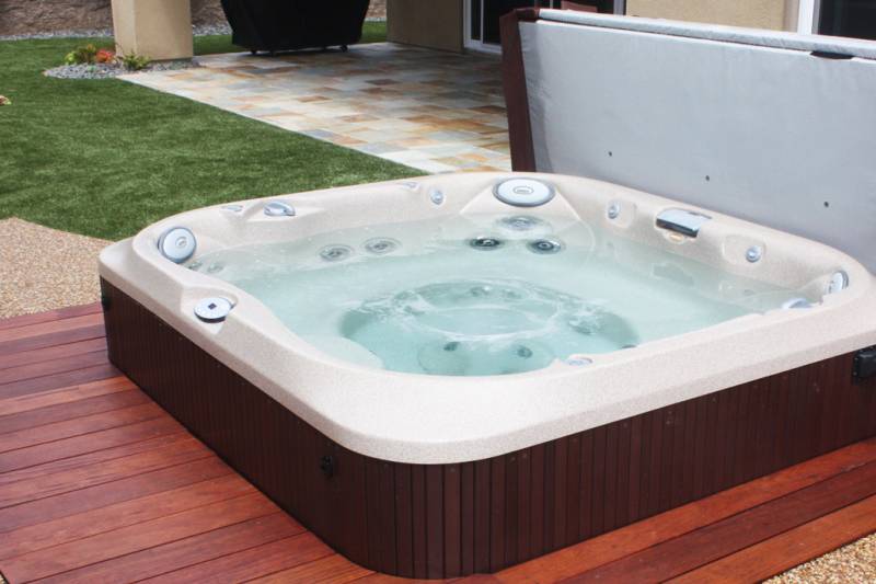 spa jacuzzi j-365