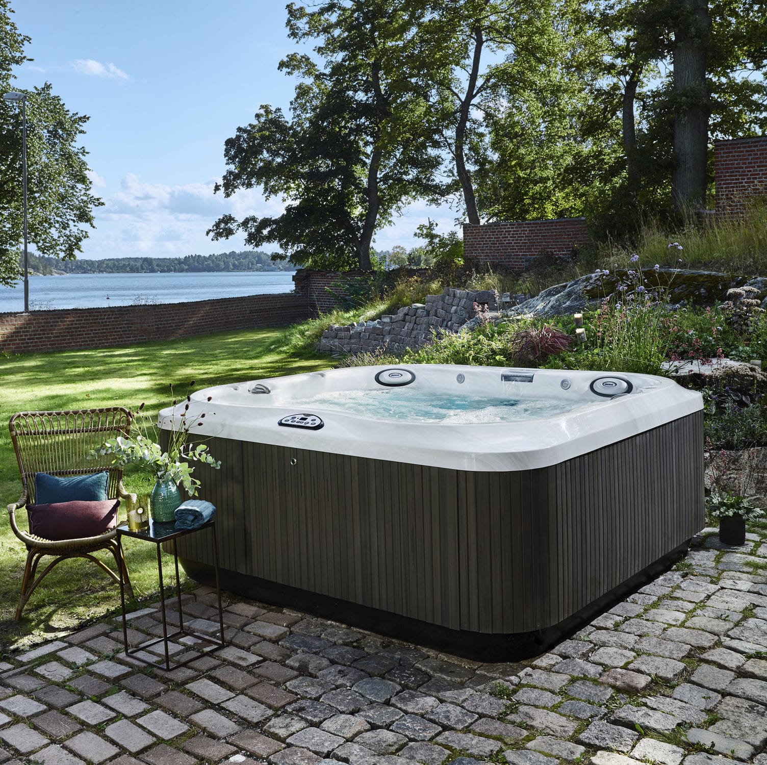 spa jacuzzi j-385