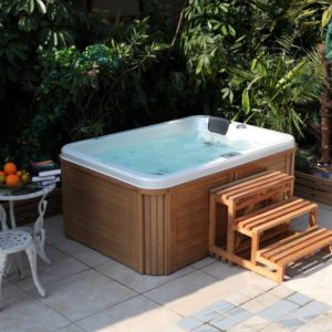 spa jacuzzi jardin