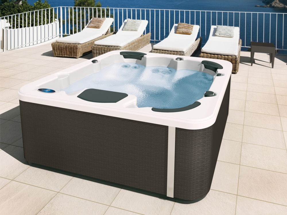 spa jacuzzi kinedo