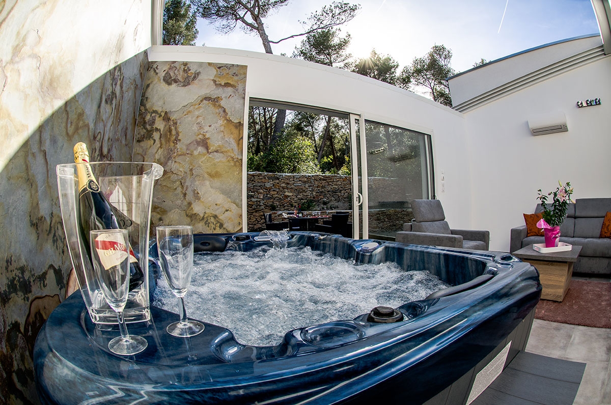 spa jacuzzi la ciotat