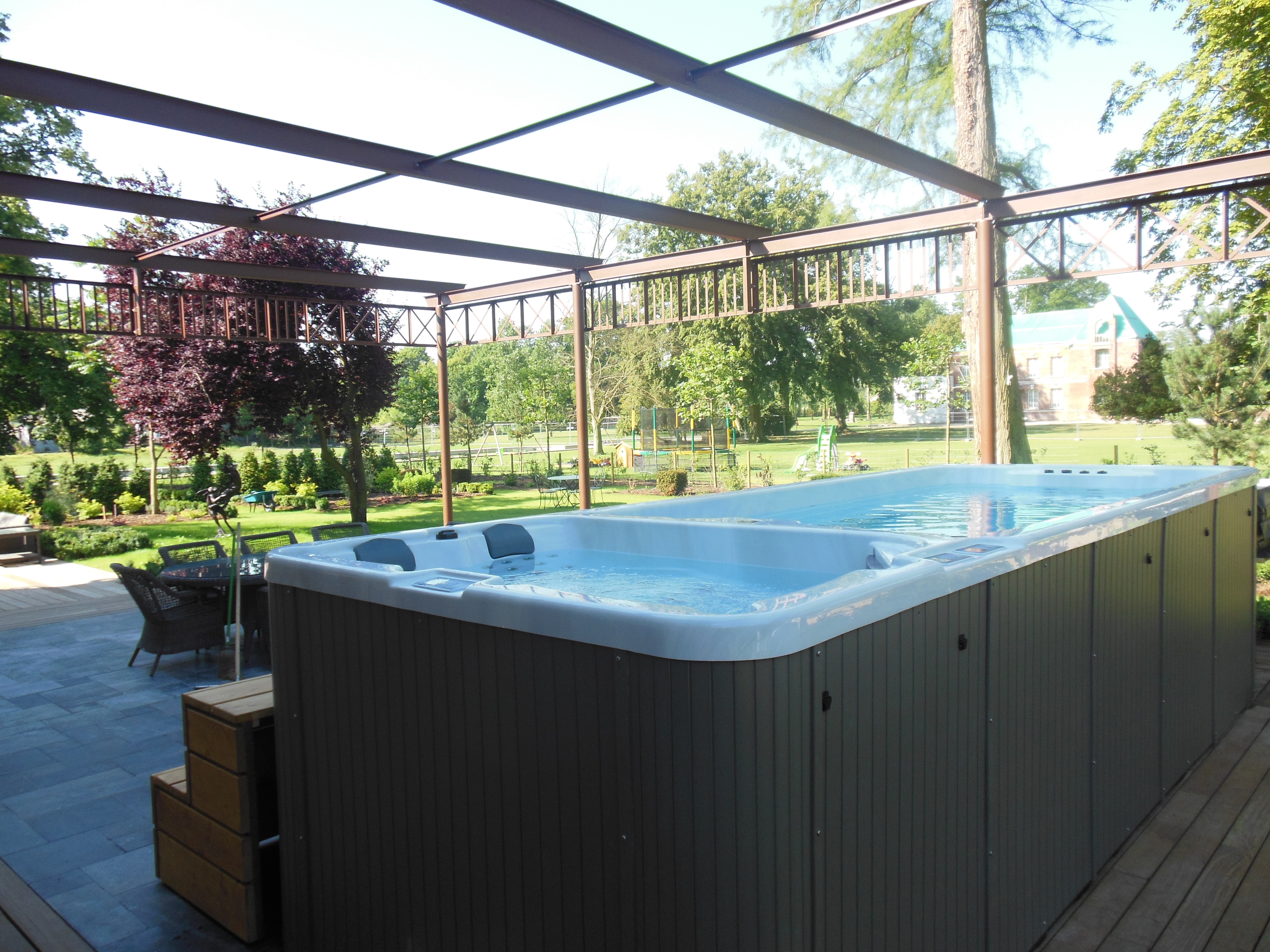 spa jacuzzi la garde