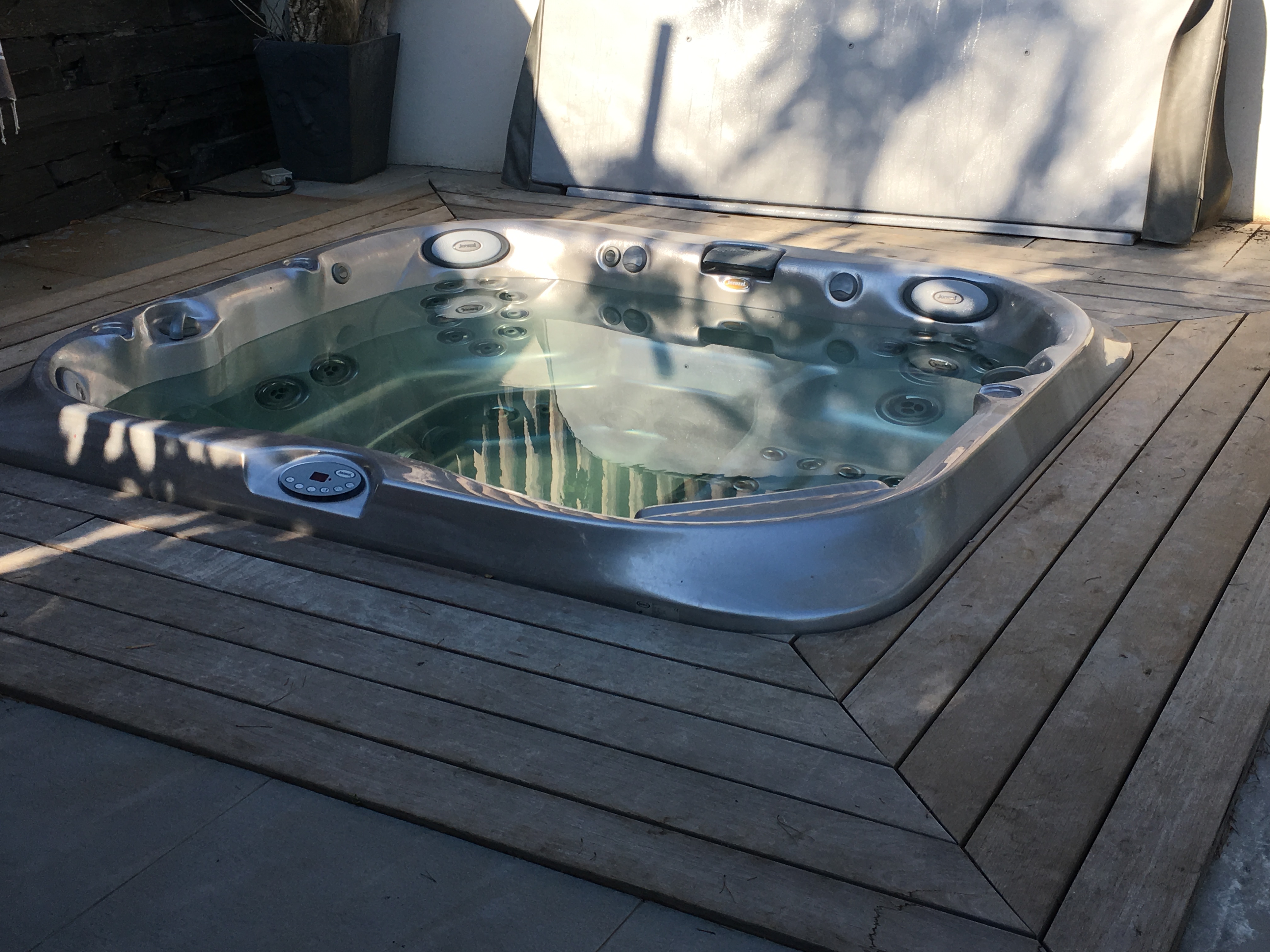 spa jacuzzi la valette