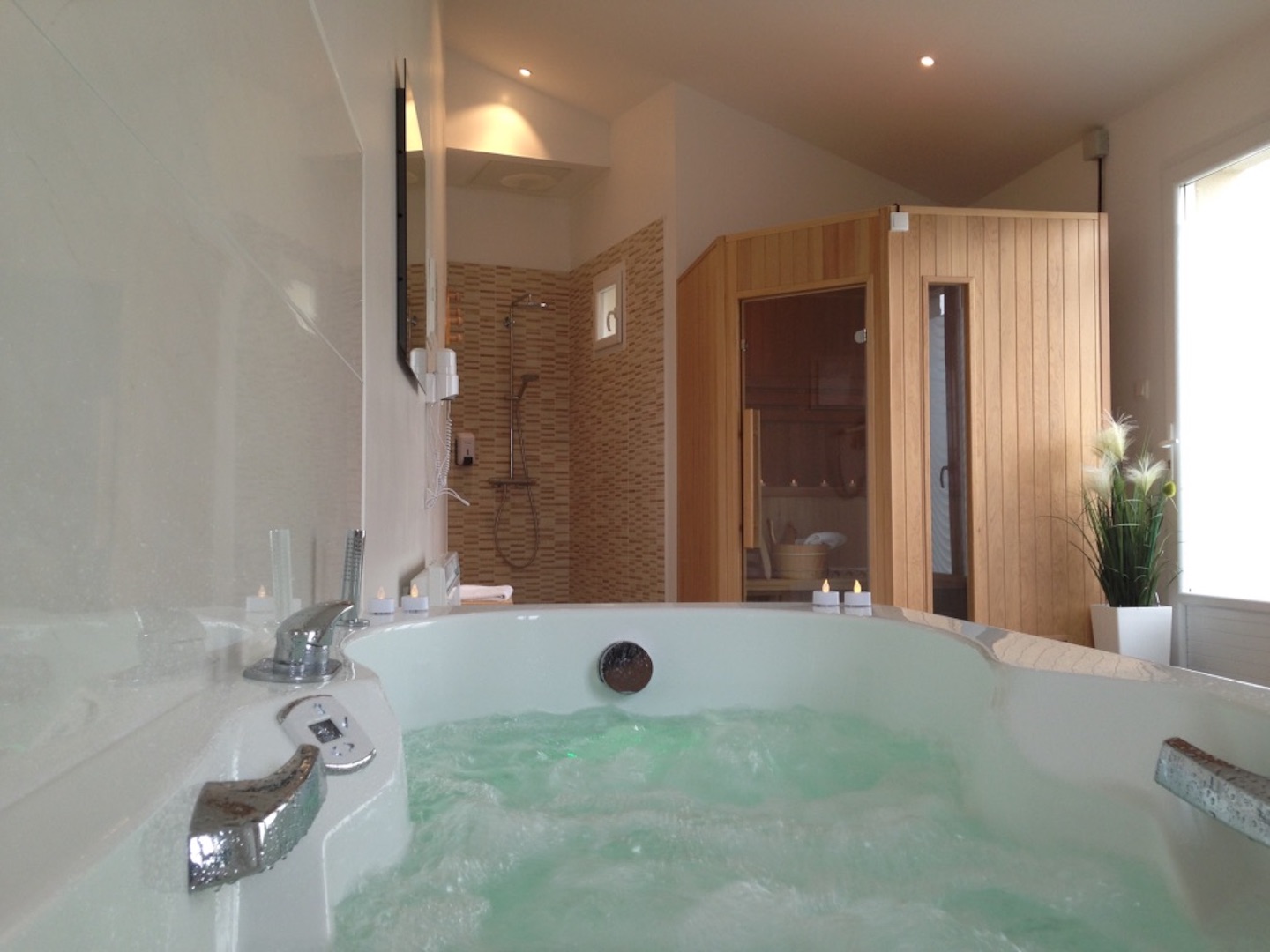 spa jacuzzi laon