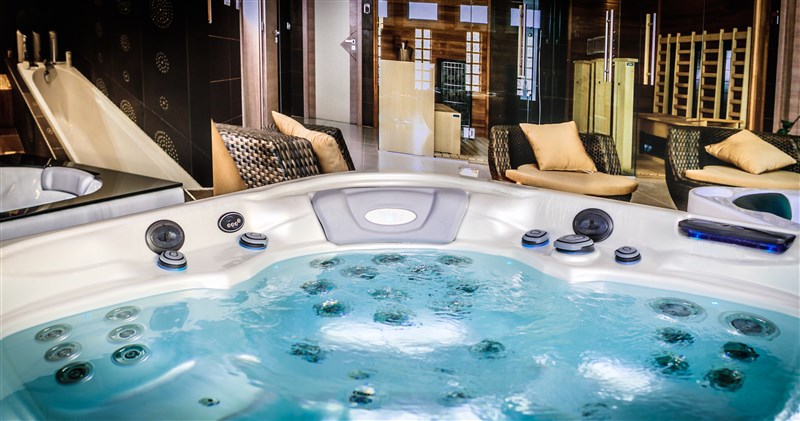 spa jacuzzi le mans