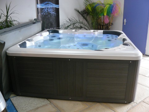 spa jacuzzi loire 42