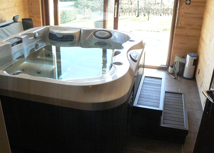 spa jacuzzi lons le saunier