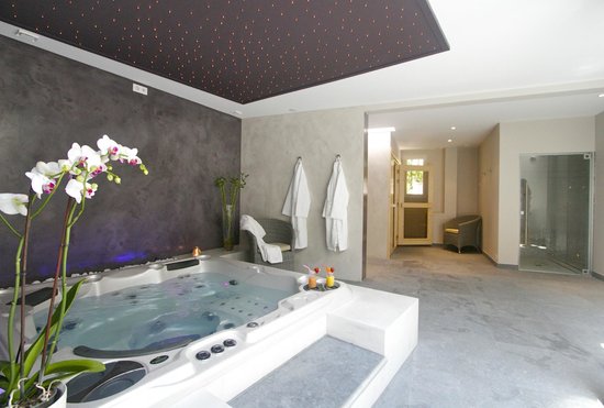 spa jacuzzi lutetia 133 jets