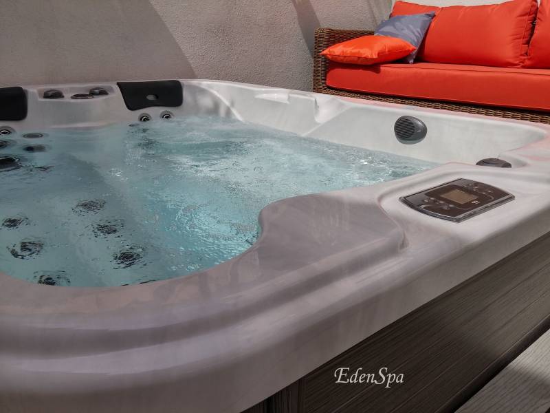 spa jacuzzi martigues