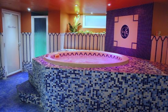 spa jacuzzi massage lyon