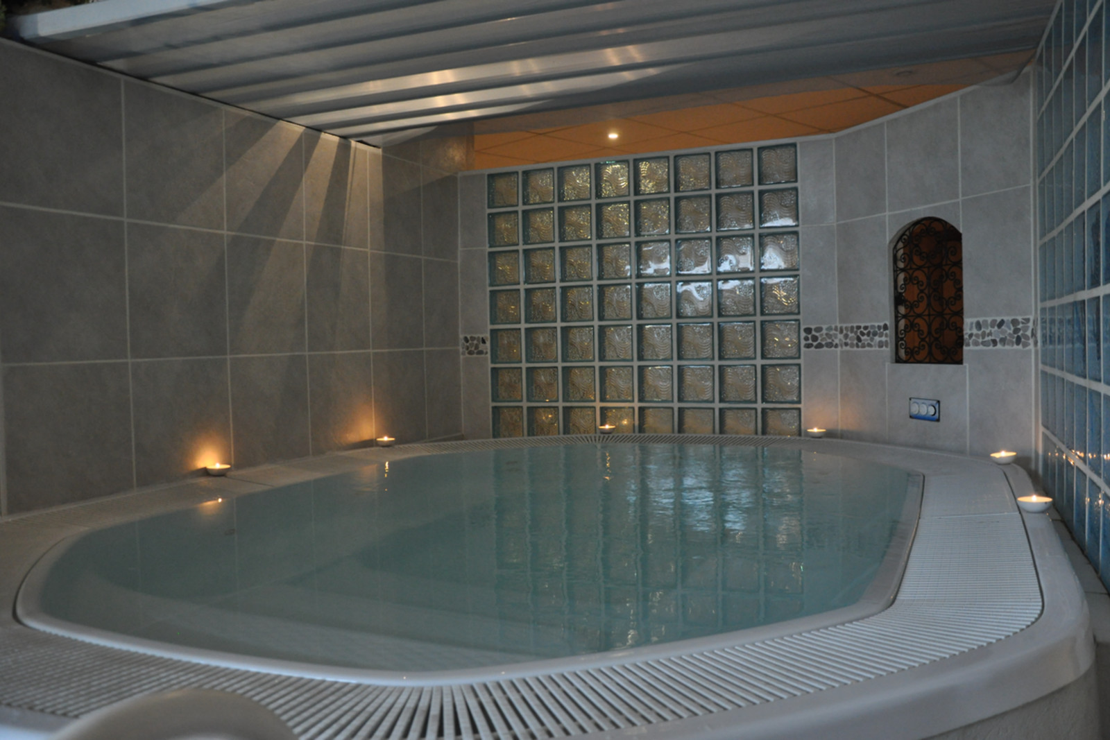 spa jacuzzi melun