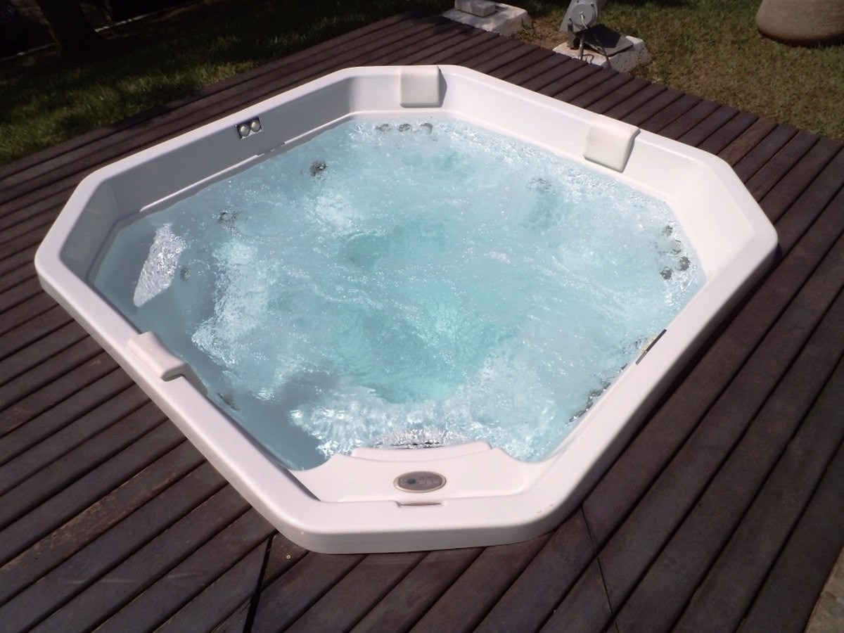 spa jacuzzi meridian quality