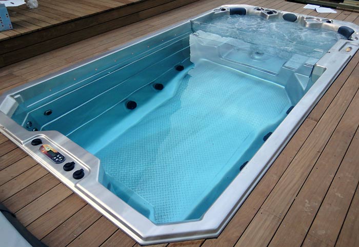 spa jacuzzi nage contre courant