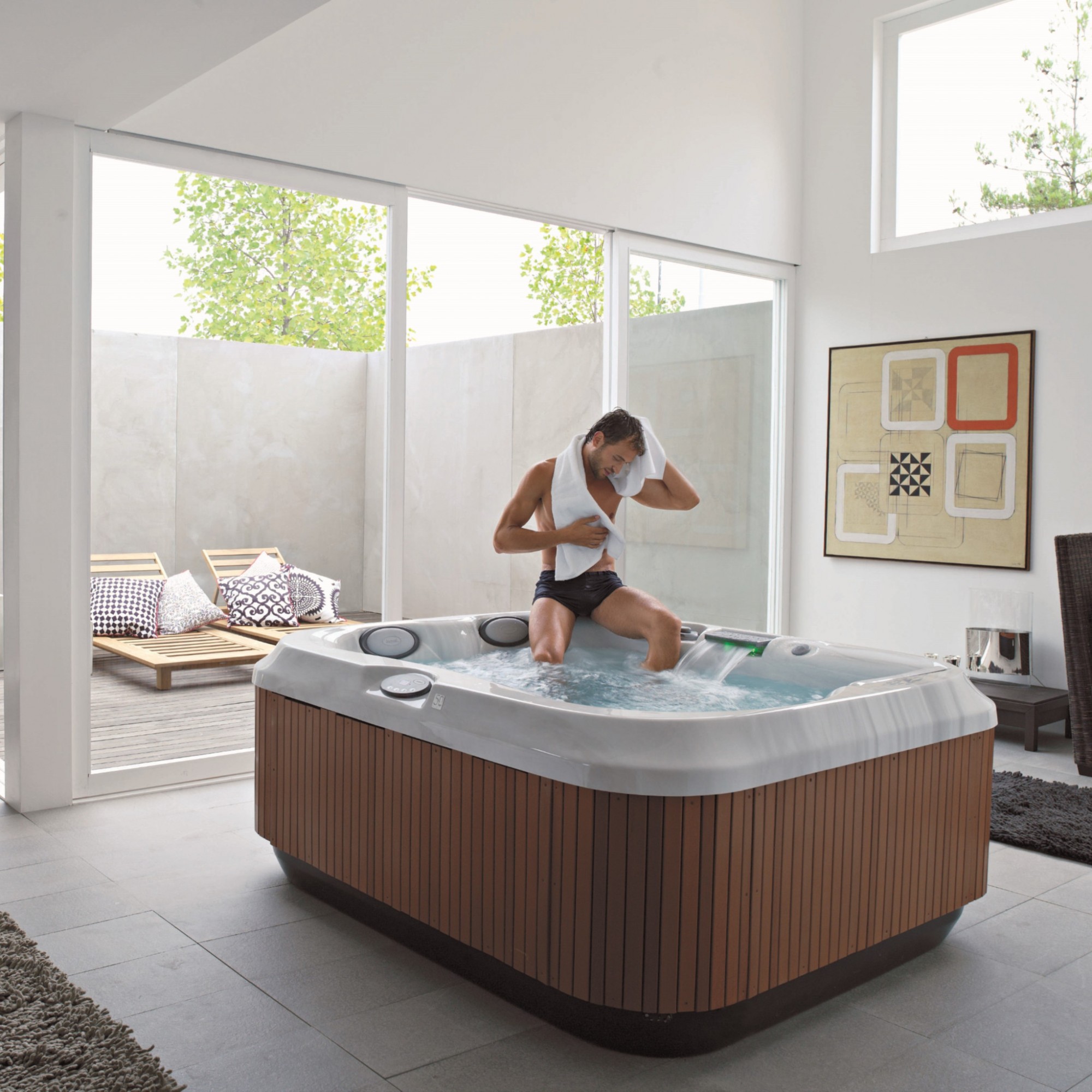 spa jacuzzi orange