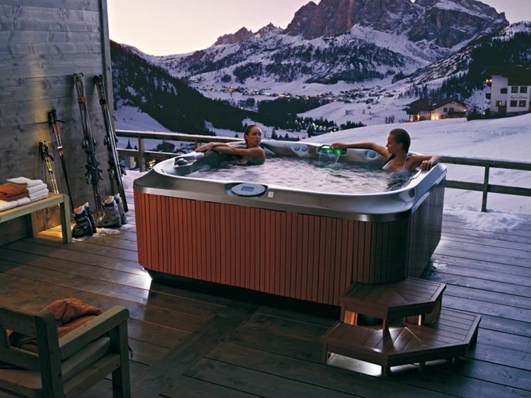 spa jacuzzi orange