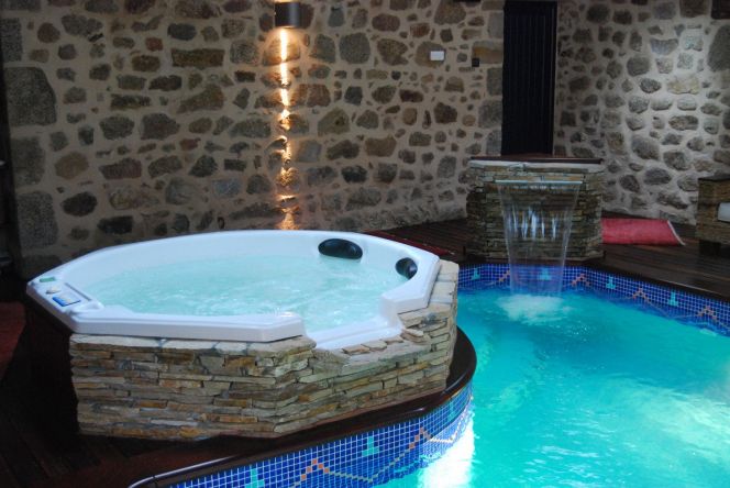 spa jacuzzi ou piscine