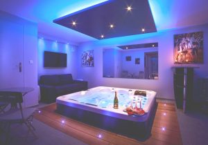 spa jacuzzi paris couple