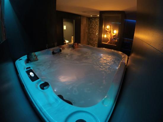 spa jacuzzi raismes