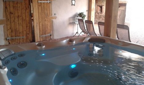 spa jacuzzi roanne