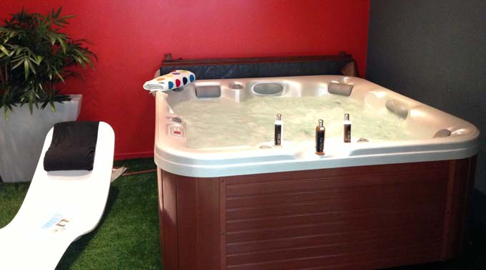 spa jacuzzi roanne