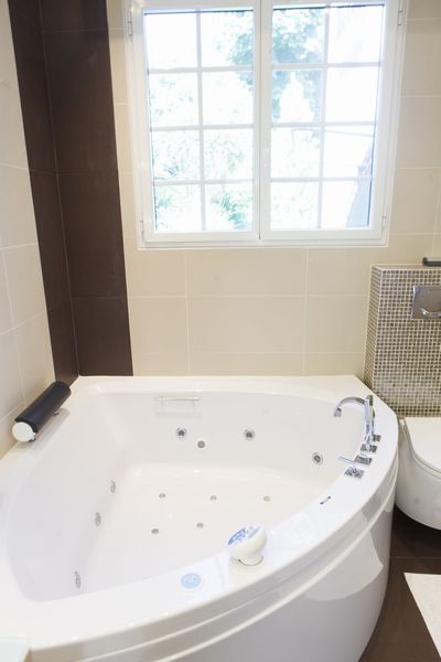 spa jacuzzi saint germain en laye