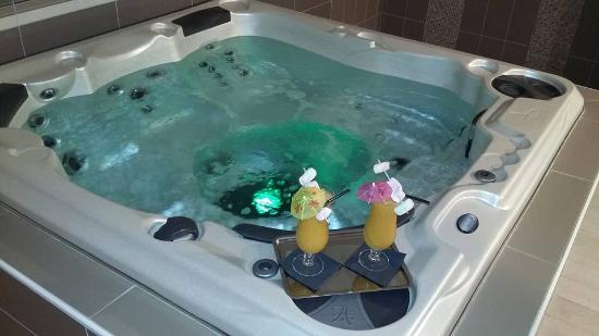 spa jacuzzi st quentin