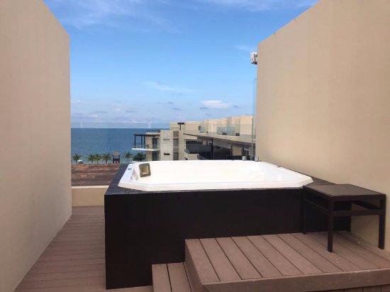 spa jacuzzi terrace