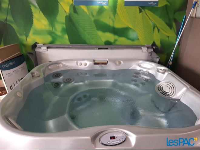 spa jacuzzi usage a vendre