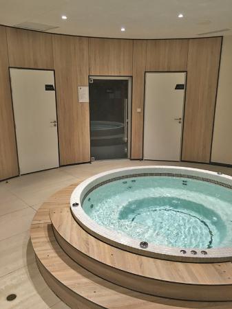 spa jacuzzi vannes