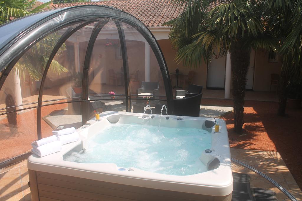 spa jacuzzi versailles