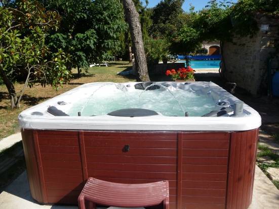 spa jacuzzi villeneuve sur lot