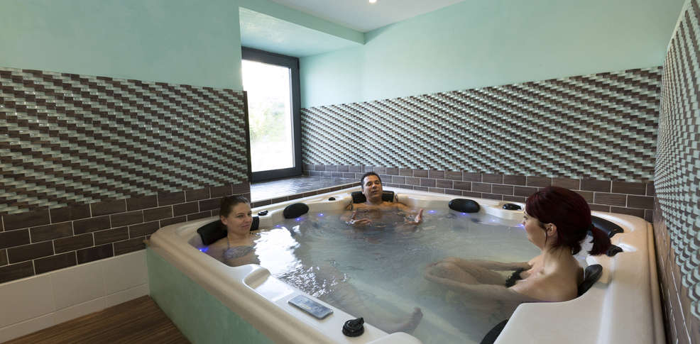 spa jacuzzi villeneuve sur lot