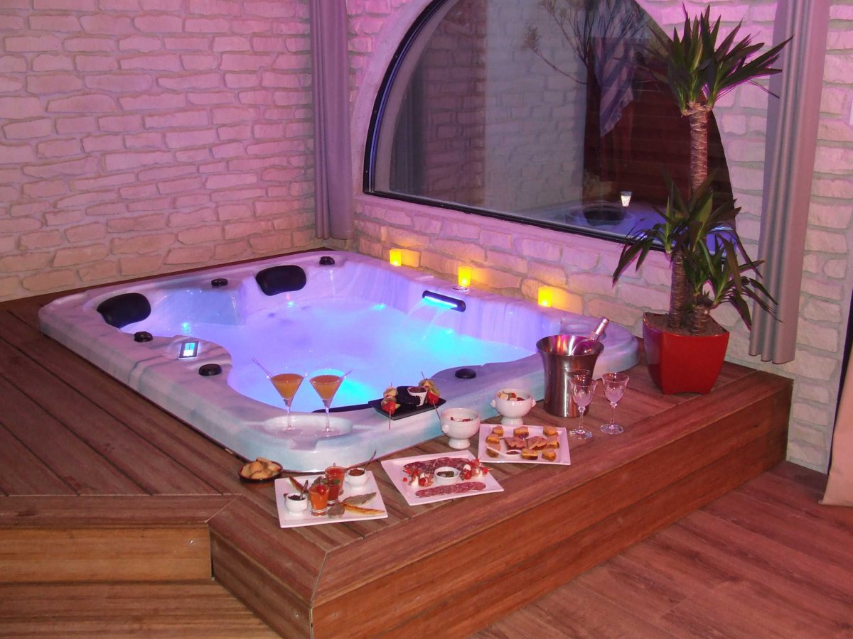spa jacuzzi weekend