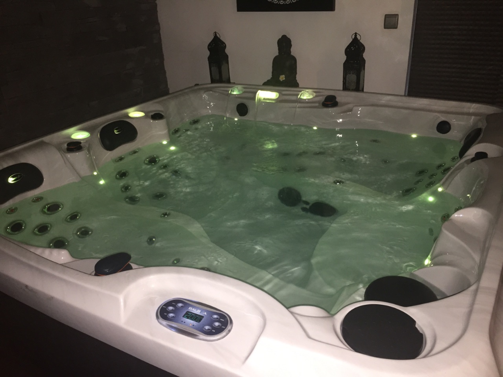 spa jacuzzi